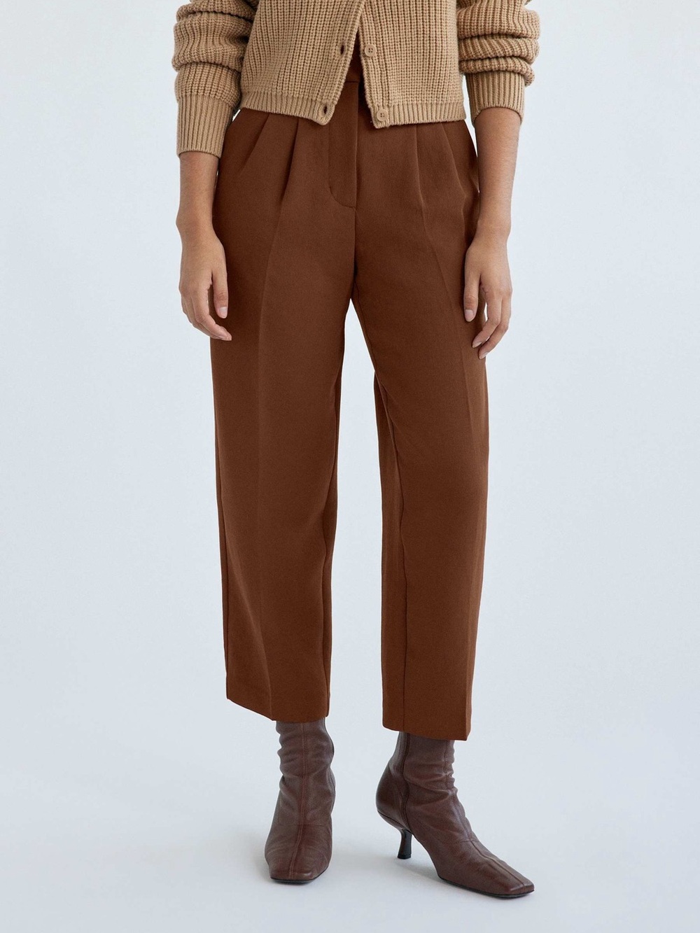 🤎 Aritzia Wilfred Carrot Pant Sz 0 Cognac Brown Minimalist Office Classic Chic